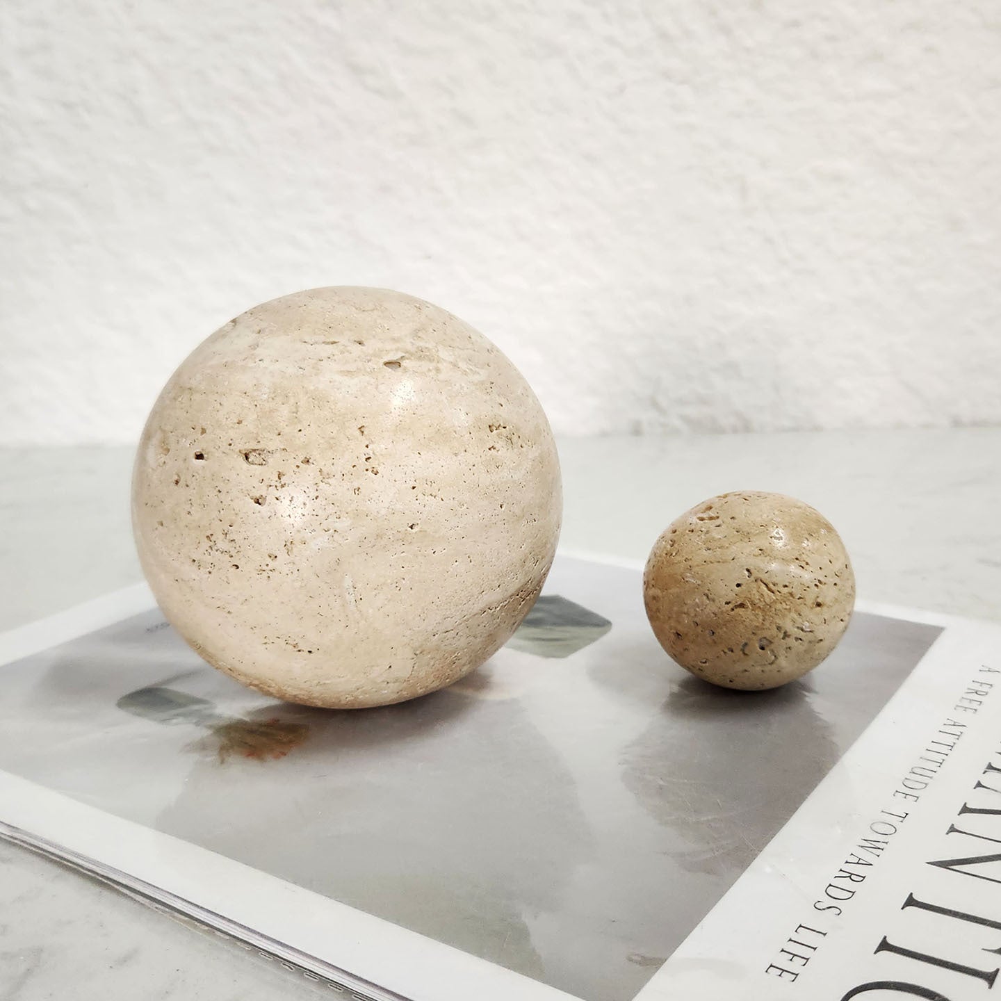 Natural Marble Yellow Travertine Geometric Round Stone Ornament