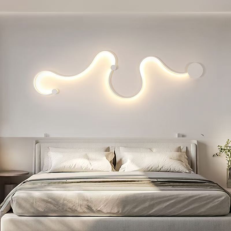 Sleek Modern Wall Sconce With Minimalist Personalized Design