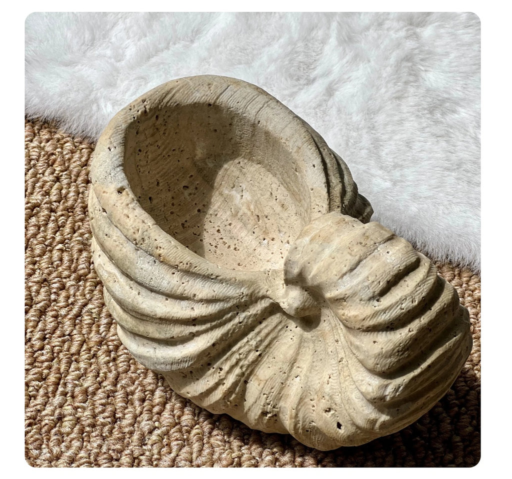 Natural Silver-Gray Travertine Conch Ornament